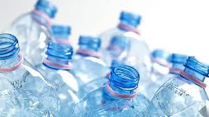 Mensa scolastica - bottiglie di acqua